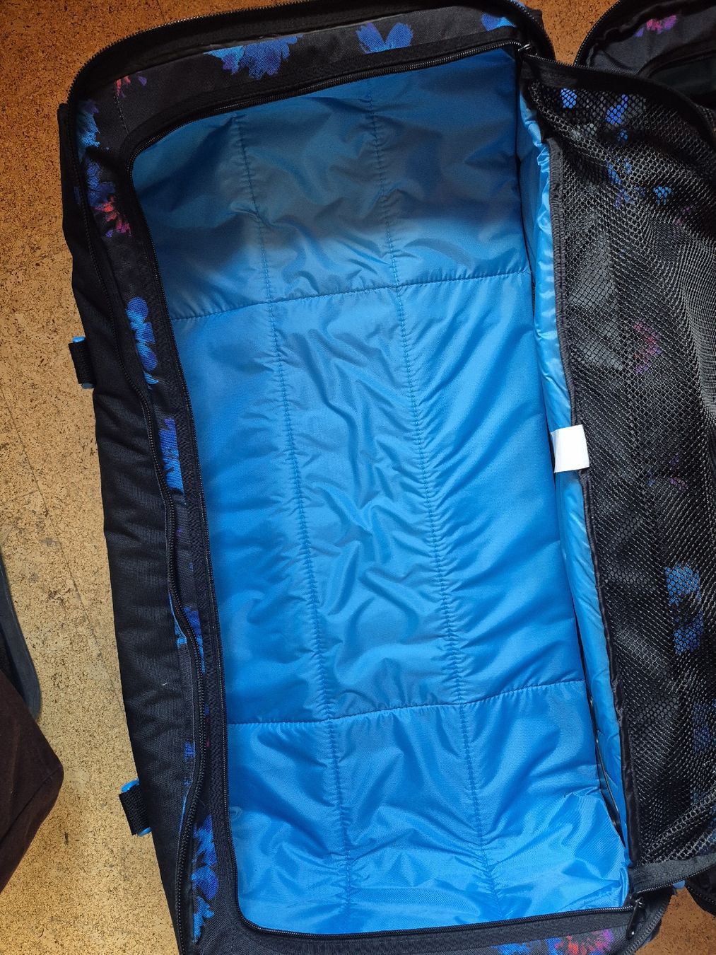 Dakine Reisekoffer: Dakine Reisekoffer – Gebraucht aus Steffisburg von Anjah99 3