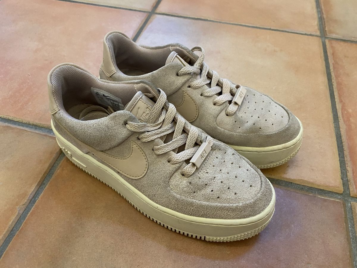 Nike Schuhe für Mädchen: Nike Airfoce, rosa, Gr. 37.5 – Gebraucht aus Dornach von Dlimi