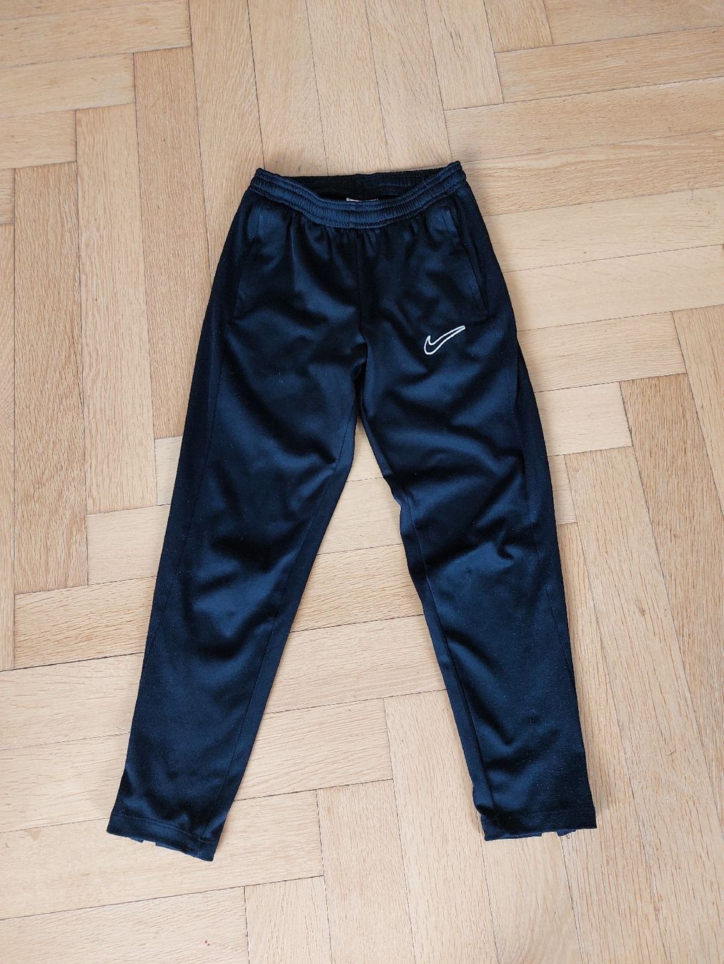 Nike Pantaloni: Trainerhose Nike Kinder – Usato da Kriens venduto da nordlicht09