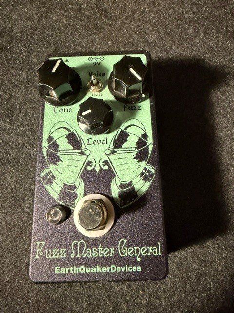 Instruments de musique: EarthQuaker Devices - Fuzz Master General – D'occasion à fey par Caductilometre