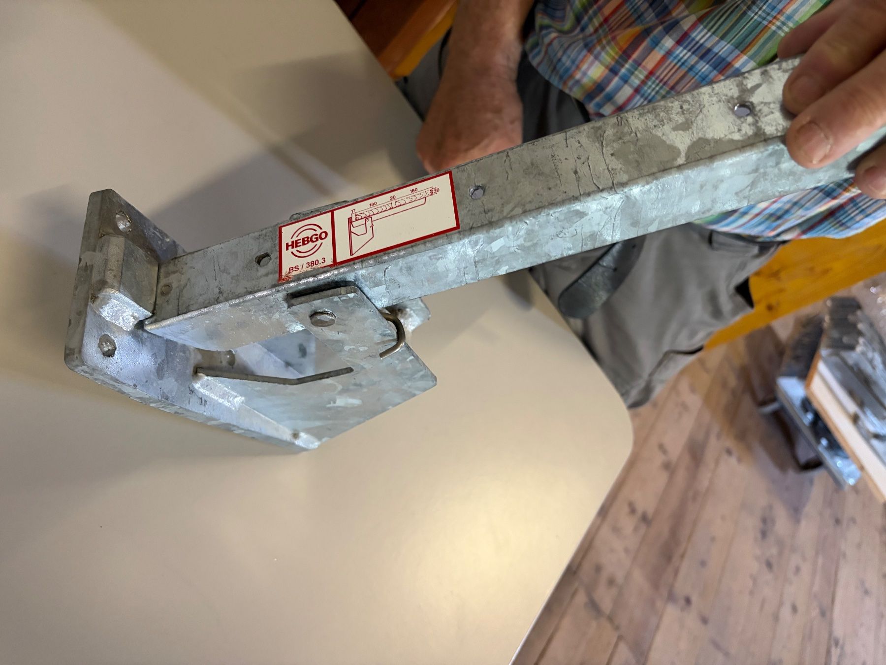 Supporti a parete: 2 Sitzbank Klappkonsolen Hebgo BS/380.3. – Usato da winterthur venduto da Grami1 2
