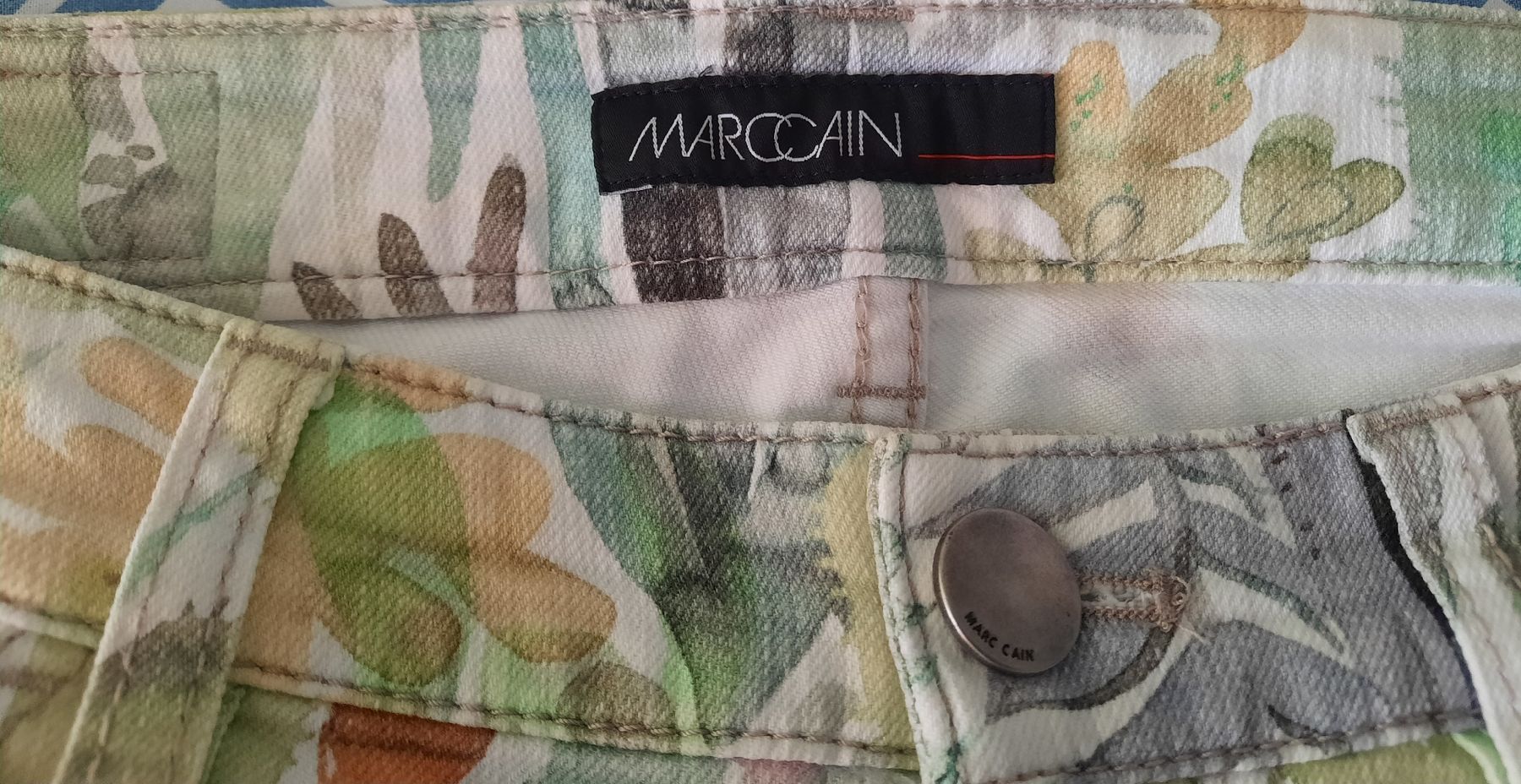 Marc Cain Jeans: MARCCAIN Damen Hose N4 Blumenmuster – D'occasion à Cham par elselieschen 1