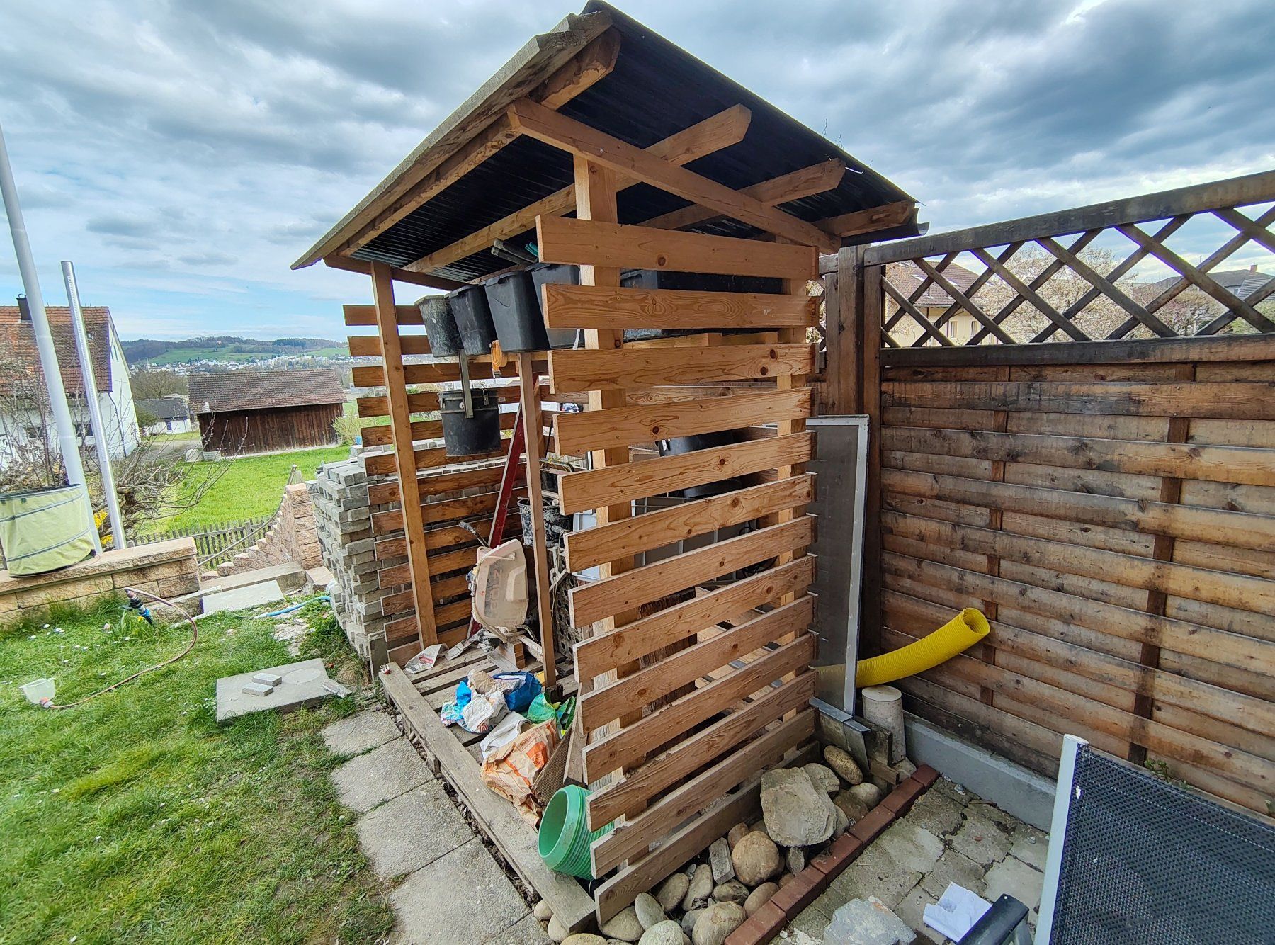 Unterstände: Holzschopf, Brennholzunterstand, Holzlager, Geräteschopf – Gebraucht aus Brugg AG von Emotiontv 1