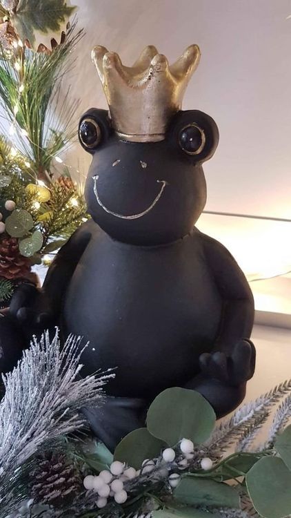 EatingBiting Gartenfigur – Frosch Auf Stein Mit Kaffeetasse, 15 Cm, Aus Wetterfestem Harz
