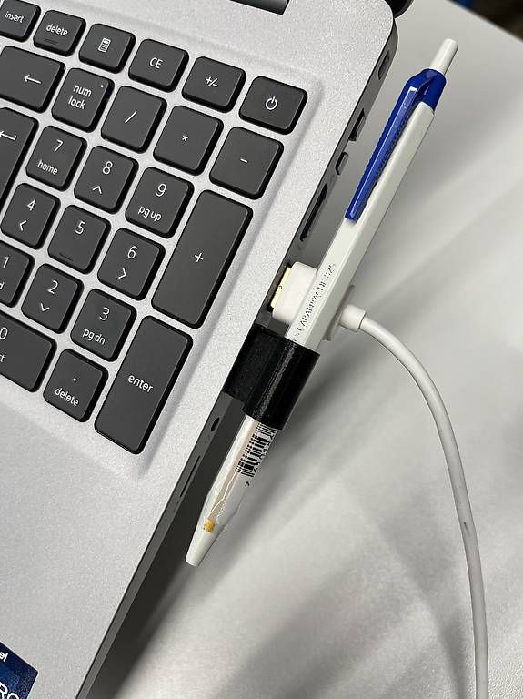 Stylos & Marker: USB Kugelschreiber Halter – D'occasion à Kriens par Z2pw 2