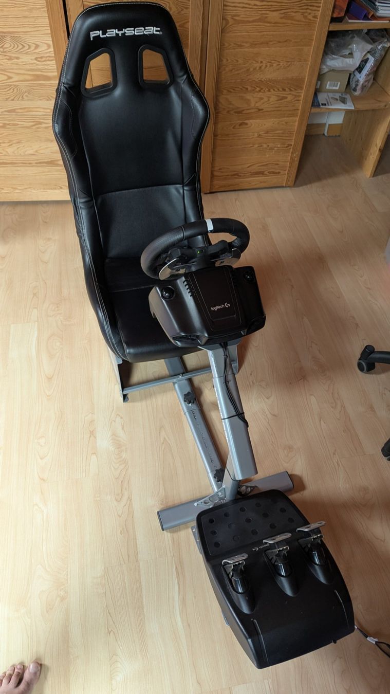 Playseat Stühle: Playseat mit Logitech G29 Driving Force Lenkrad & Pedale – Gebraucht aus Wila von Magico