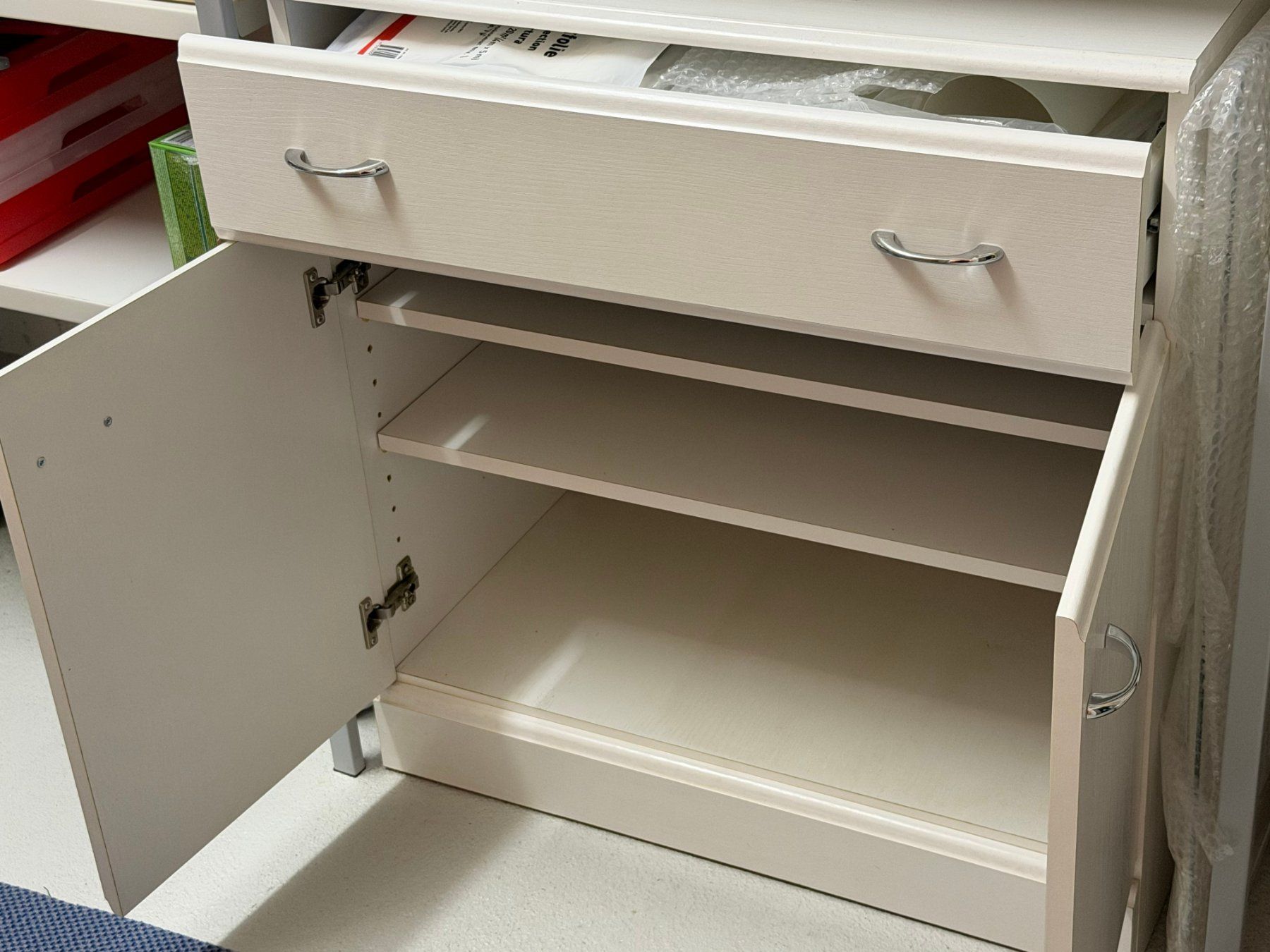 Pfister Commodes: Kommode weiss – D'occasion à Buonas par pet_zgr6 1