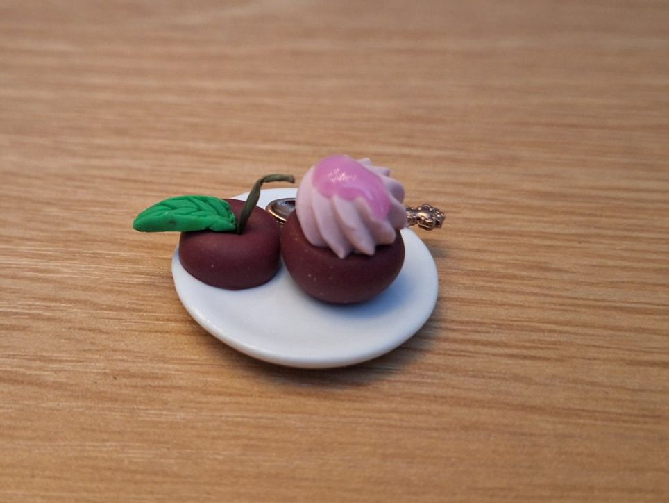 Case e mobili per bambole: Handmade Kirschensorbet – Nuovo (secondo la descrizione) da Zürich venduto da HandmadeTinyFood 1