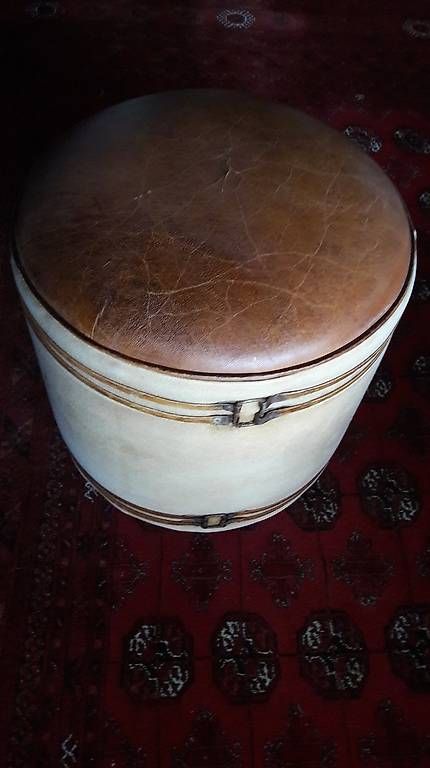 Tabourets: Antiker "Charleston Pouf" – D'occasion à Sigriswil par 11p_9psj 4
