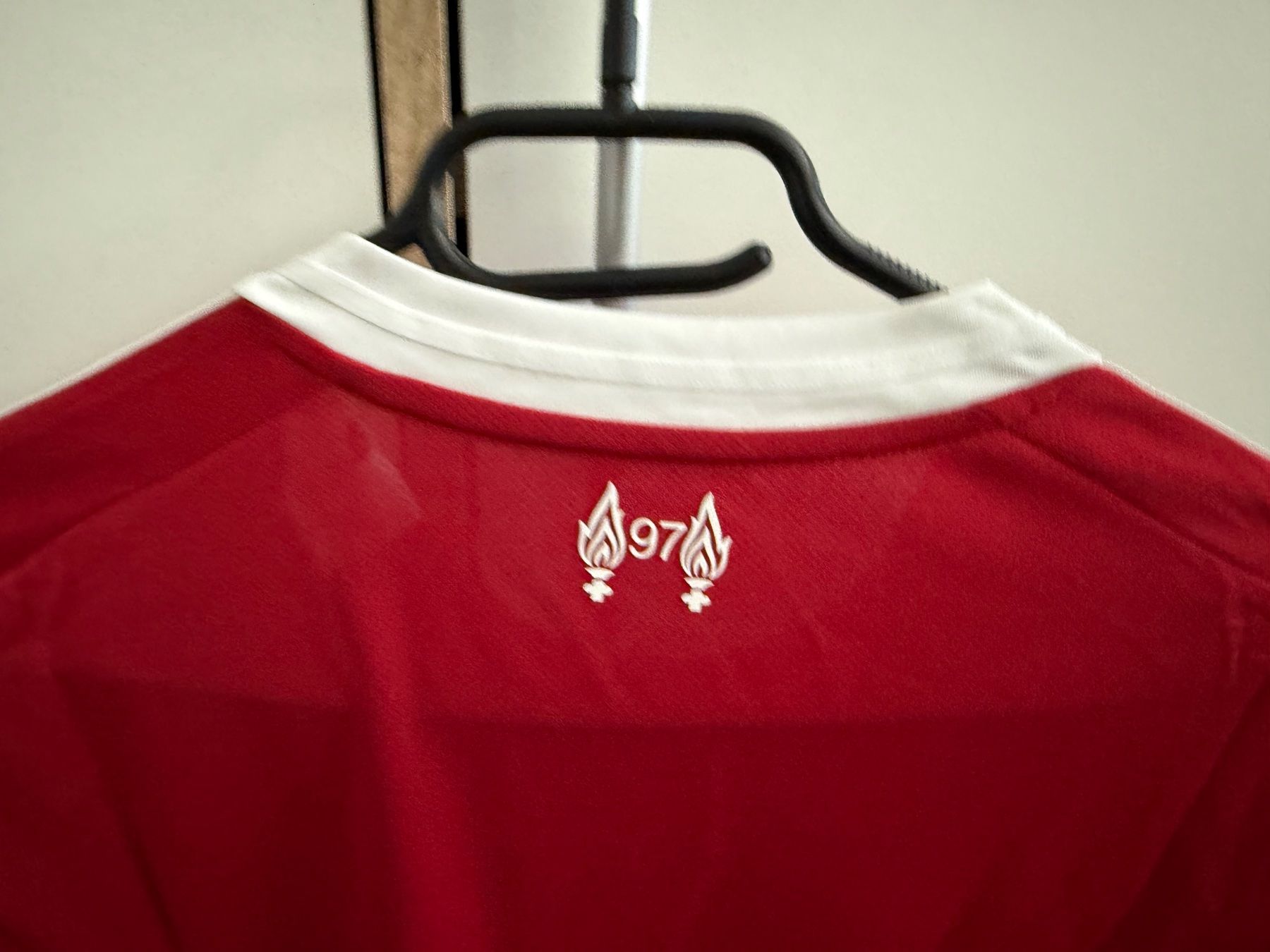 Liverpool Fc Leibchen & Hosen: FC Liverpool Trikot – Gebraucht aus Aarwangen von ste_9b6h 3