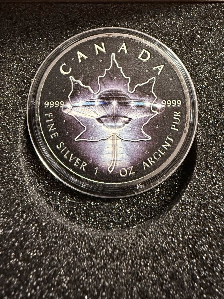 Tutti le monete: Maple Leaf UFO Glow in the Dark 1 Oz Silber 2017 – Nuovo (secondo la descrizione) da Zürich venduto da Circle-9-Coins 2
