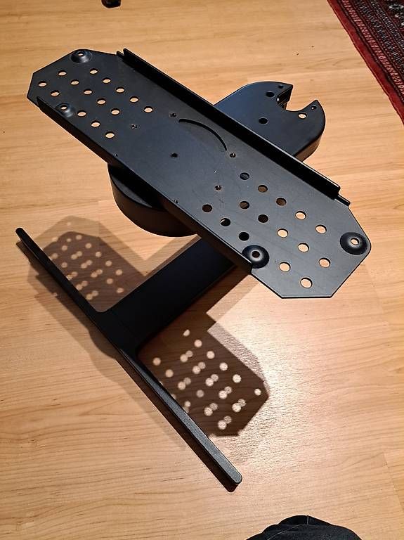 Supporti a parete: Bang & Olufsen TV Ständer Original – Usato da Wattwil venduto da Coronet1 2