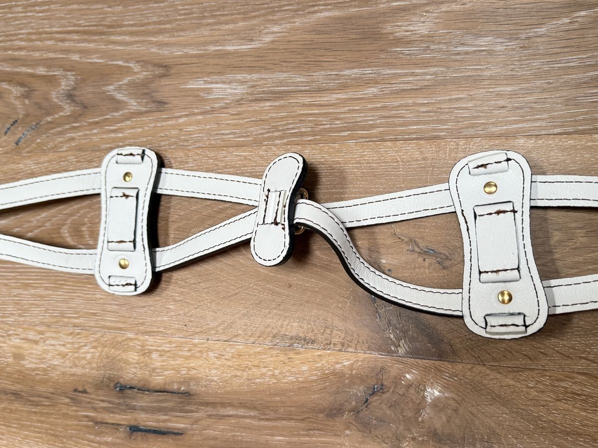 Cinture: Great Temperley leather white belt. S – Nuovo (secondo la descrizione) da Grund b. Gstaad venduto da PlageNeigeplus 4