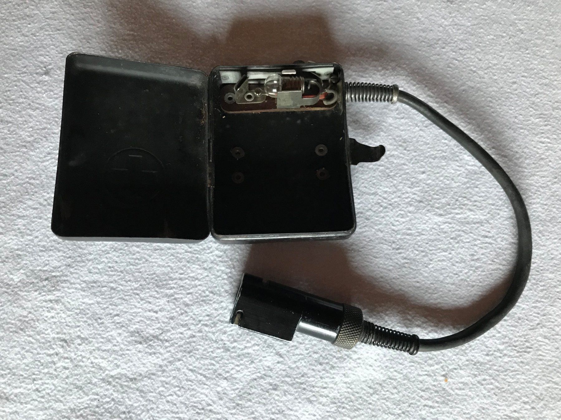 Tutti gli attrezzi: Eclairage pour réticule de lunette – Usato da Ste-Croix venduto da BuffetSC 3