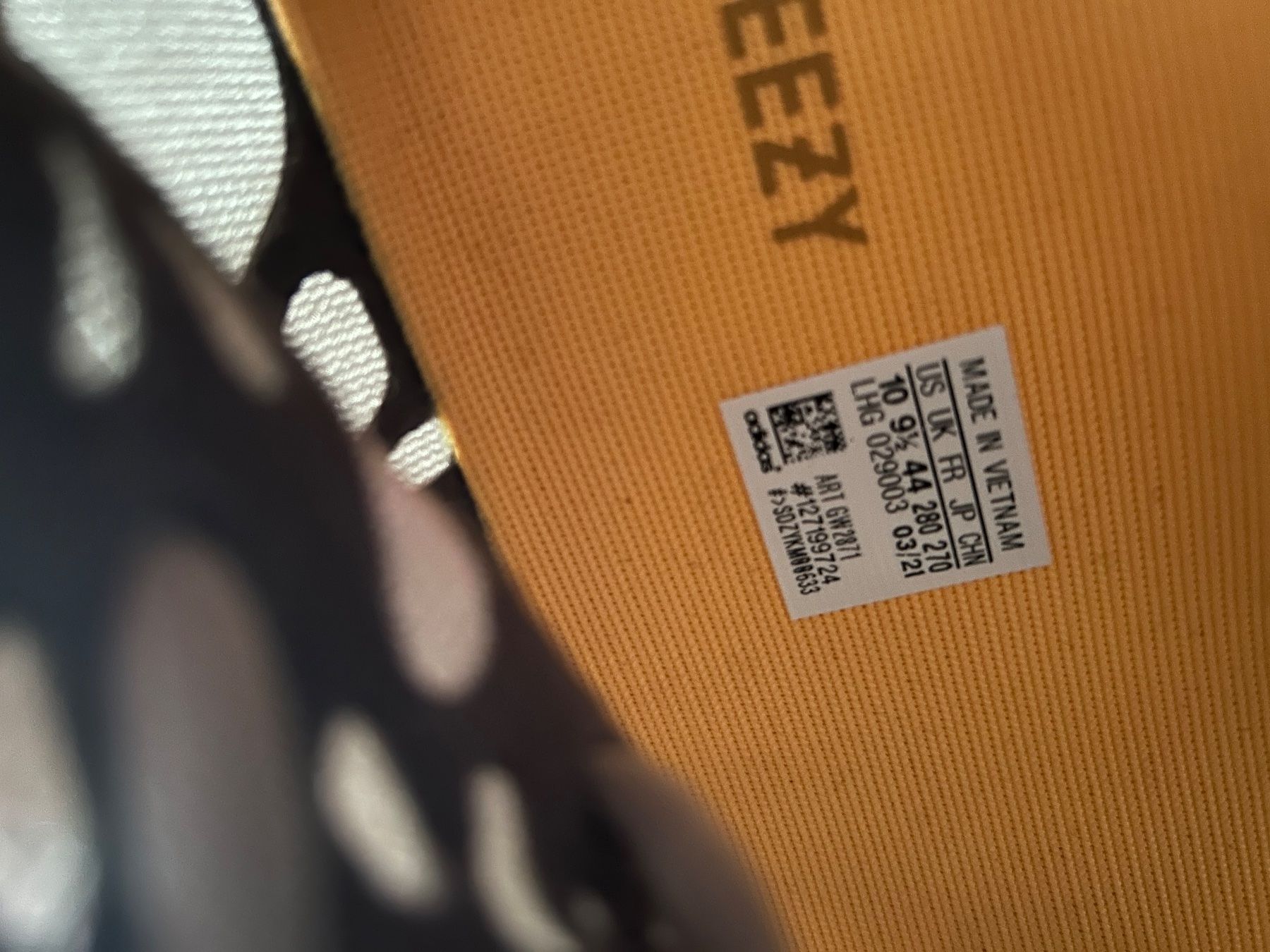Adidas Chaussures hommes: Adidas Yeezy Boost 350 V2 – Neuf (Voir description) à Ittigen par mrv_jjl9 4