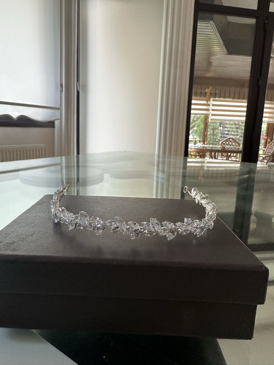Accessori per capelli: Sparkling Crystal Tiara - Perfect Wedding Accessory! – Usato da Horgen venduto da Elizhadz 1