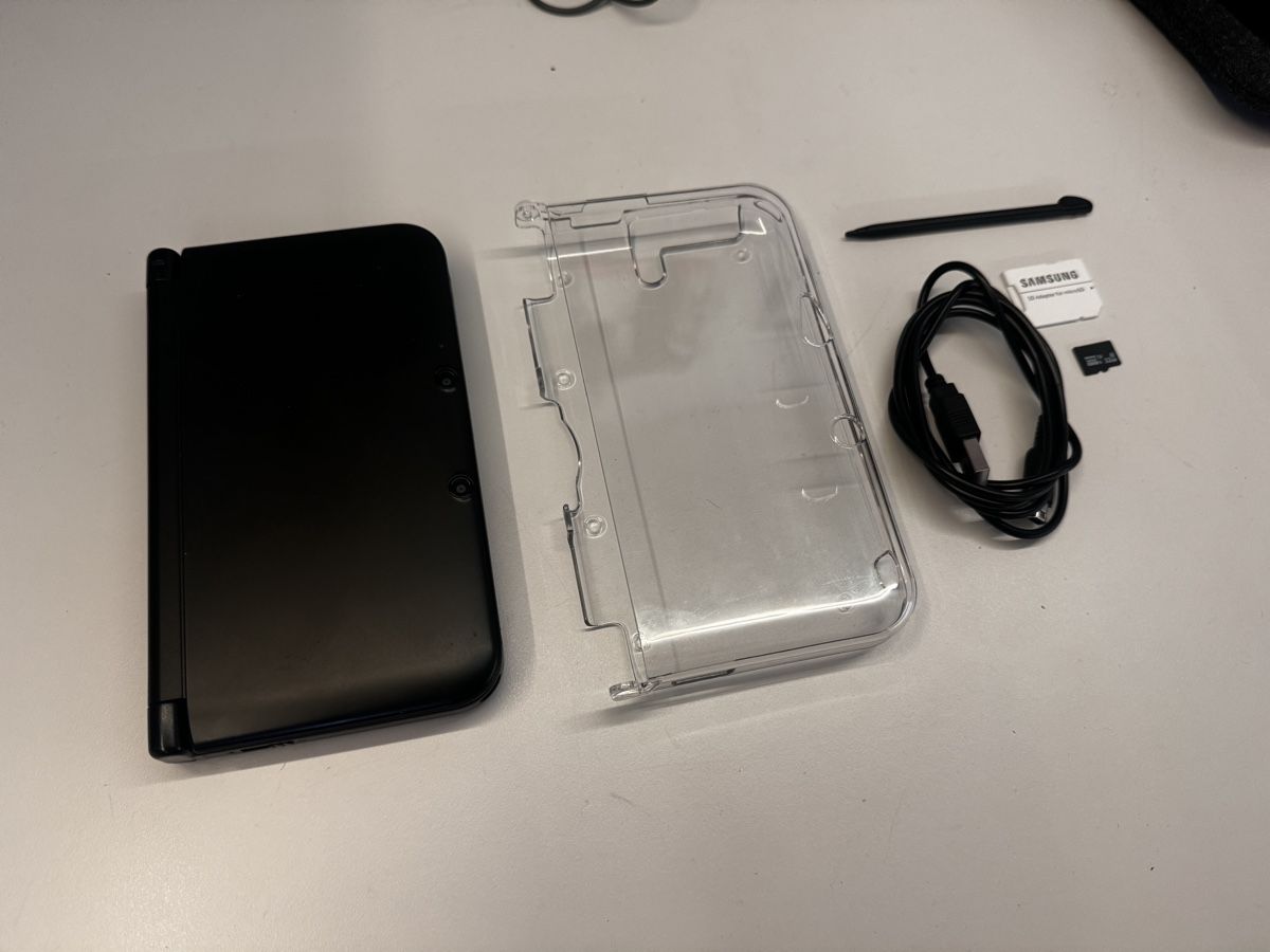 Nintendo Console: Nintendo 3DS XL/LL – Usato da Glattfelden venduto da Dani_Tanner 1