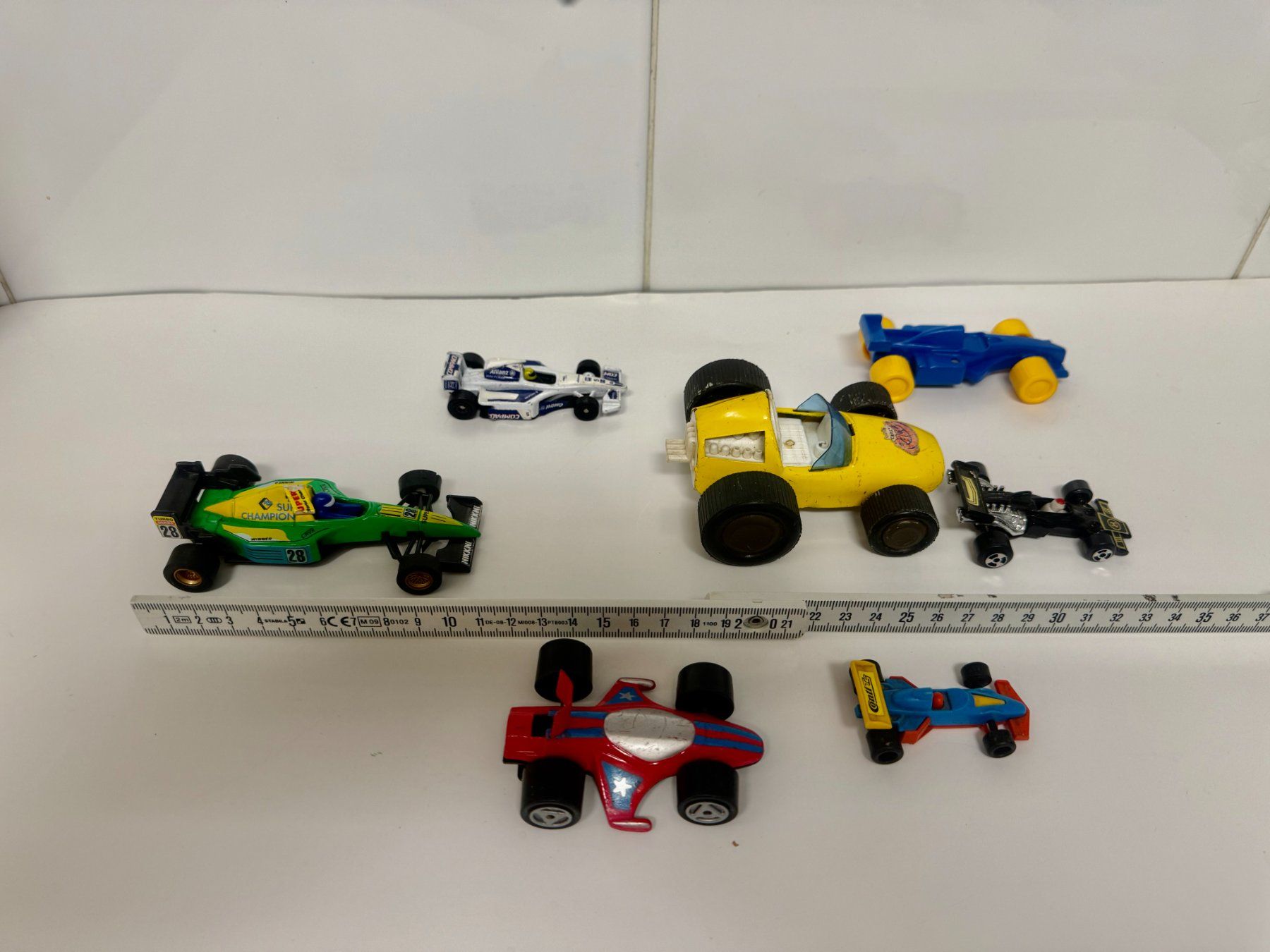 Modellini d'auto: Rennwagen Konvolut Metall - Kunststoff 242 – Usato da Kerzers venduto da tisyayasuBE 5