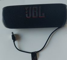 JBL Bluetooth Lautsprecher schwarz mit Halter