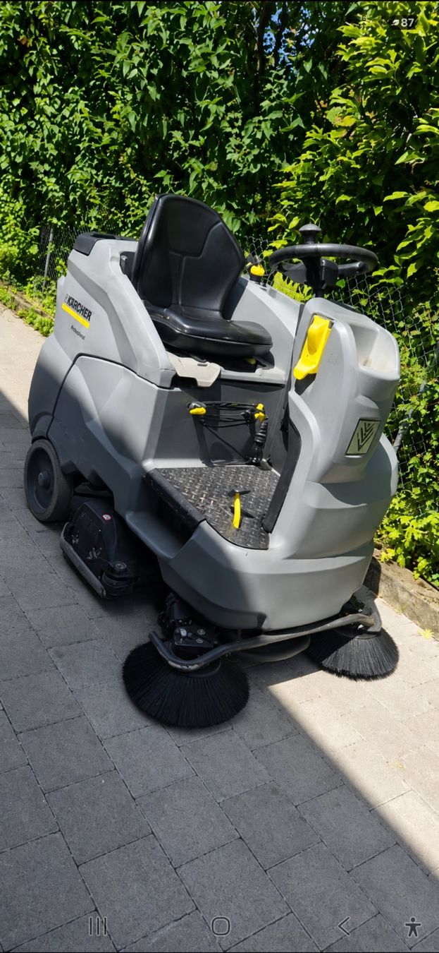 Kärcher Alle Maschinen: Kärcher Professional B150R – Gebraucht aus Grenchen von HzGr 1