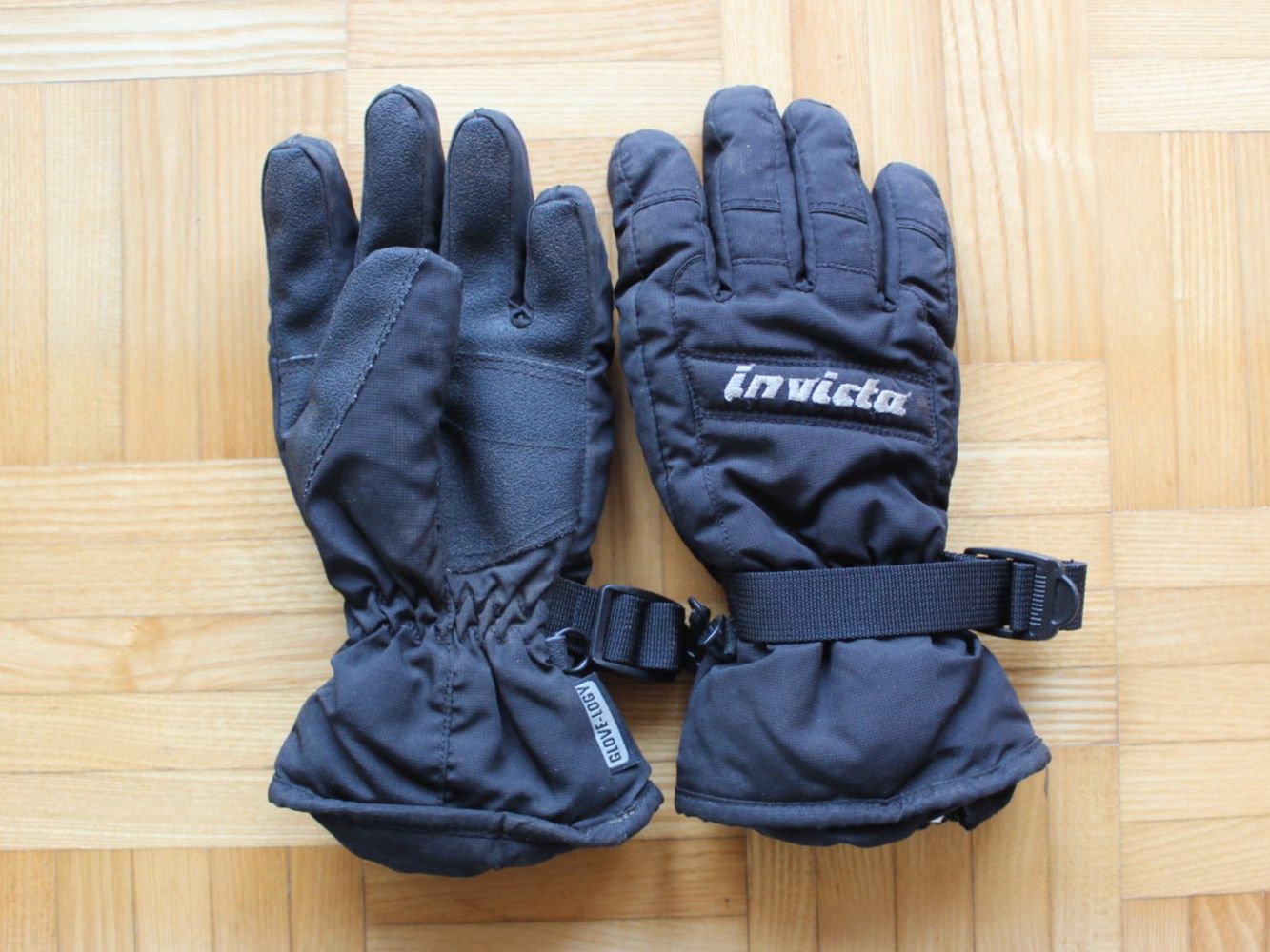 Lotti & Set di vestiti: Winterkleiderpaket Skihelm 128 – Usato da Walliswil-Nbipp venduto da Speer516 2