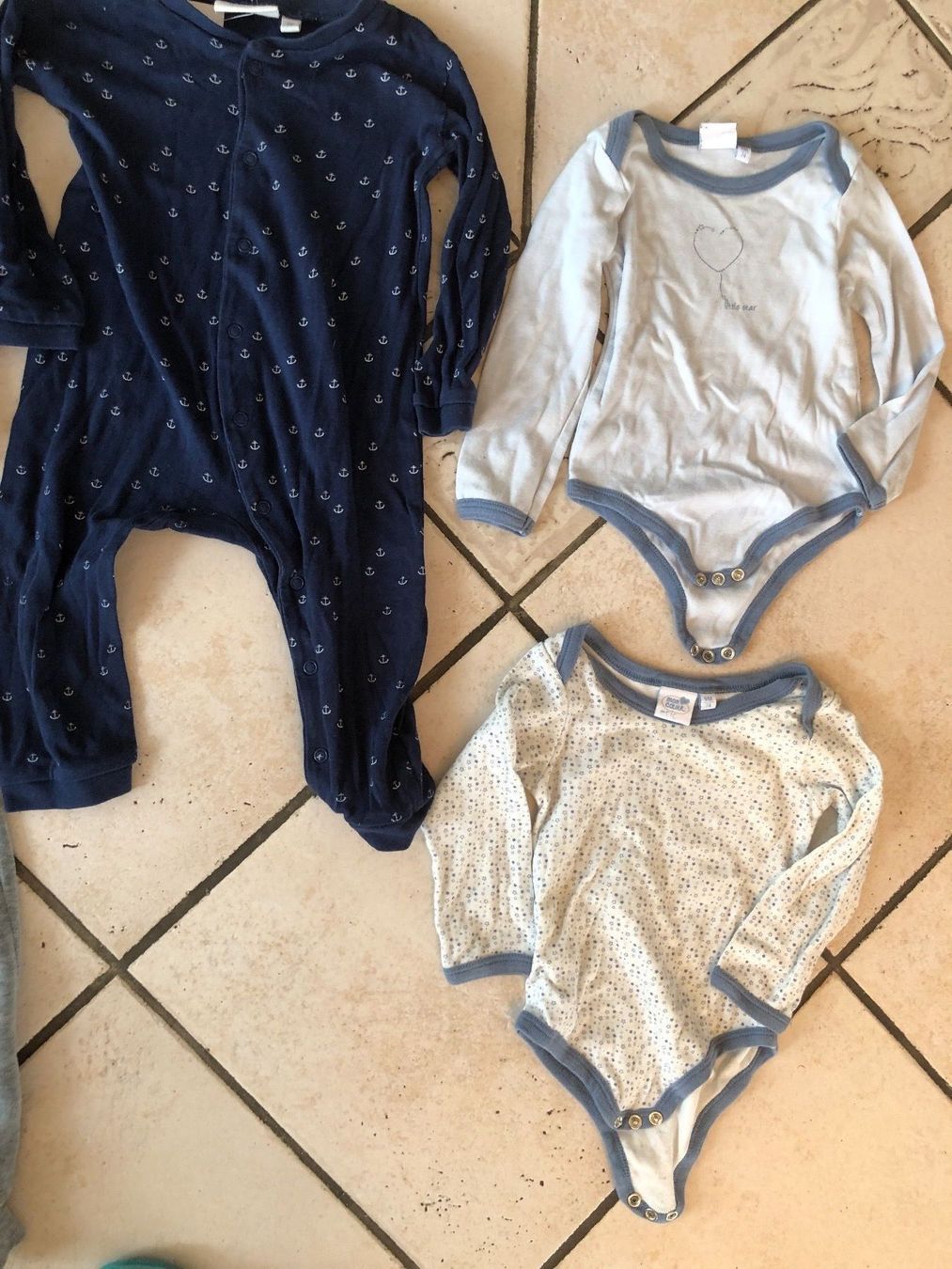 Lotti & Set di vestiti: Mon coeur/Manor Kleiderpaket Gr.74 – Usato da Obergerlafingen venduto da cabo4 1