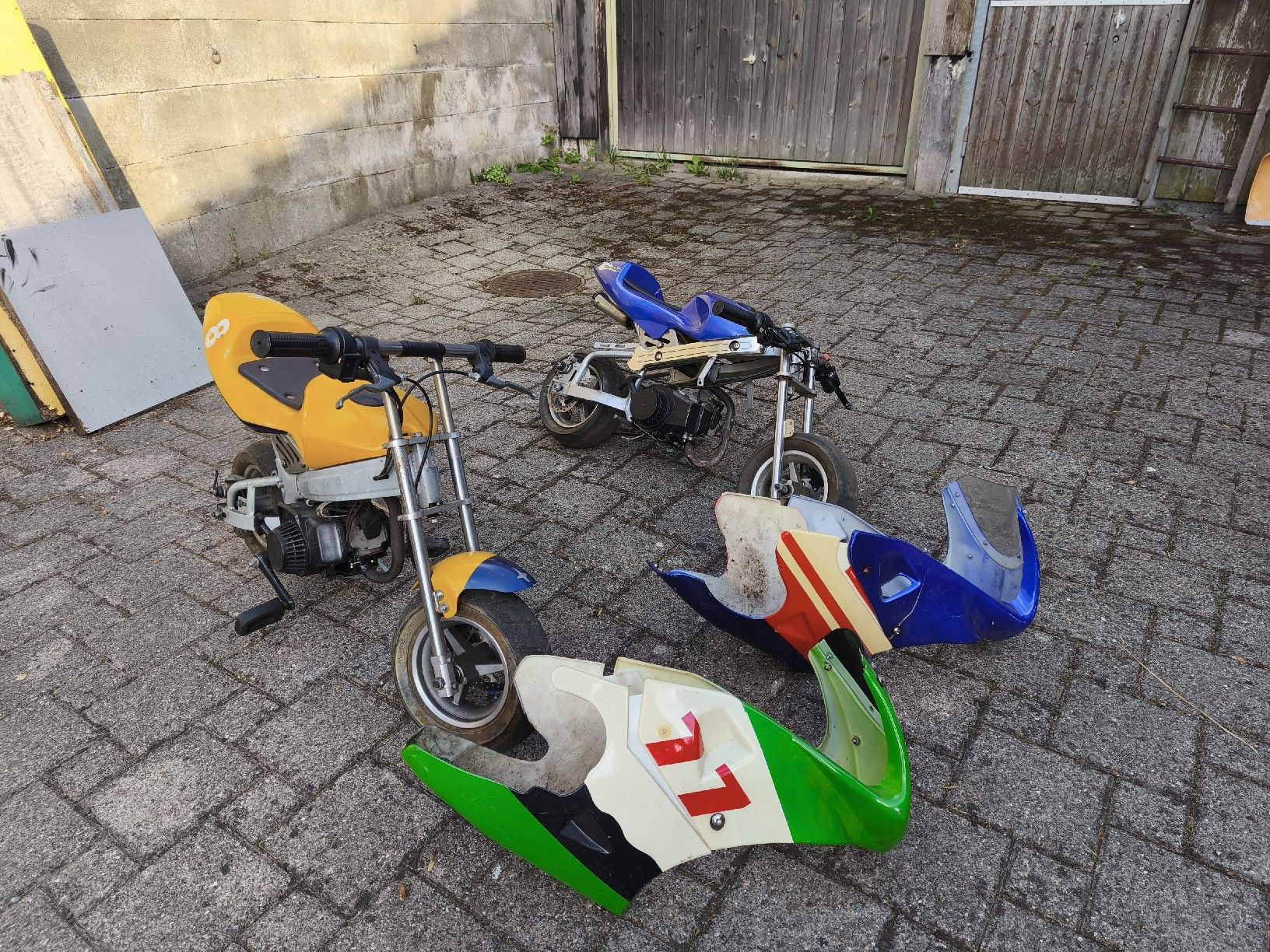 Mini Bike: 2 Pocketbikes 49ccm – Usato da Ernetschwil venduto da Volvo0815