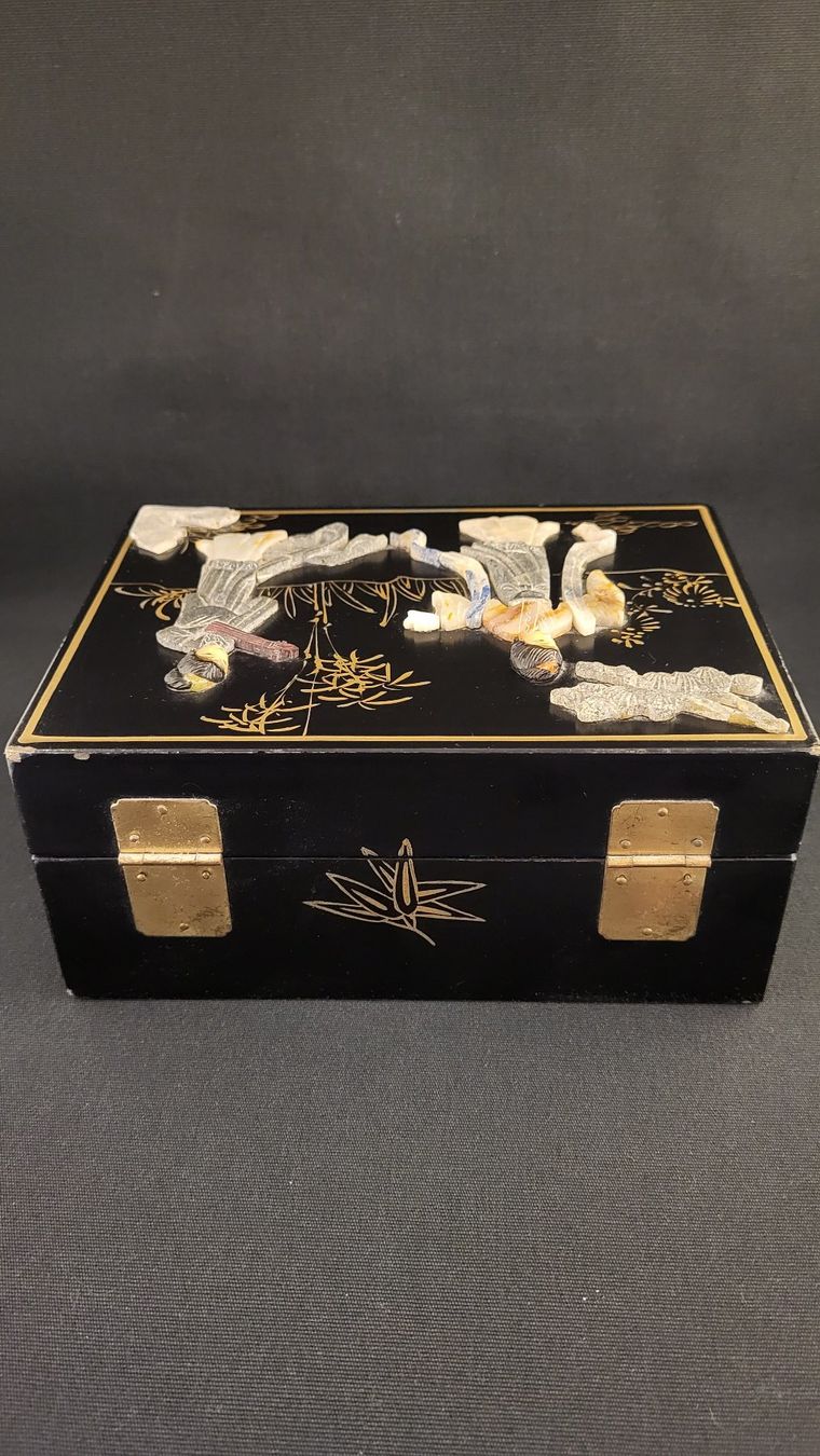 Portagioie: Asiatische Schmuck-Schatulle mit Steinrelief – Usato da Basel venduto da spinne02 7