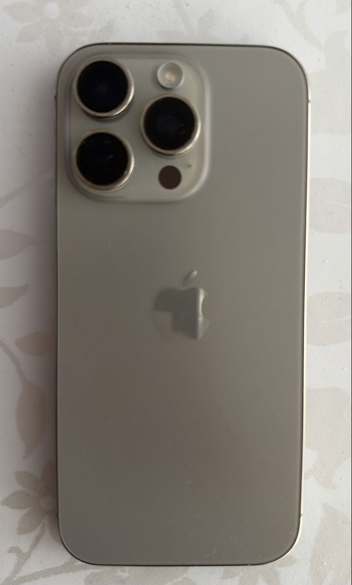 Apple Portables: Iphone 16 Pro Natural Titanium – Neuf (Voir description) à Luzern par E.H01 1