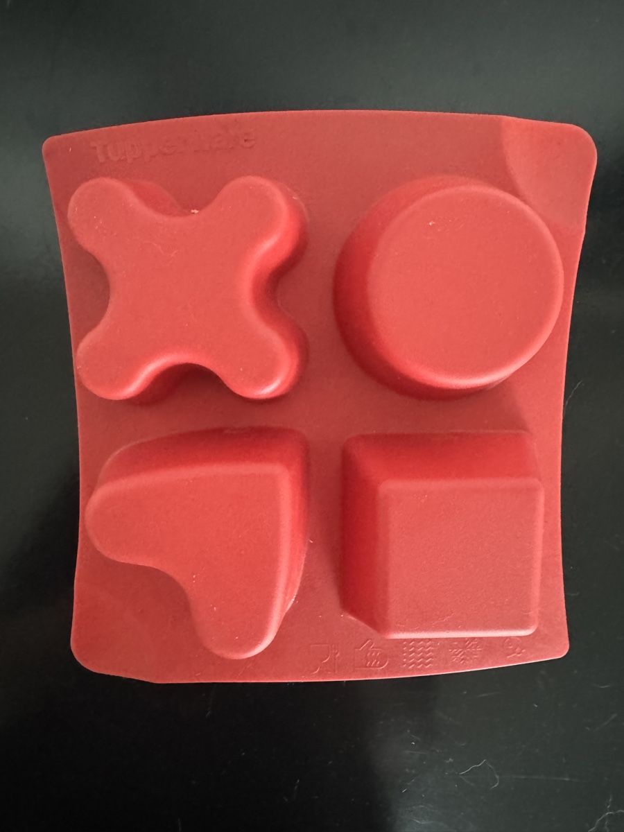 Tupperware Teglie da forno: Tupperware Silikon Form - Muffins, Kuchen, Glace, – Usato da Gurmels venduto da topsommer 1
