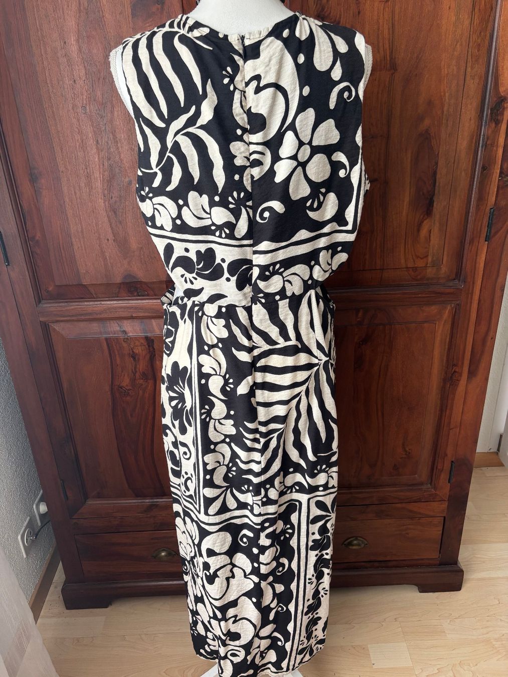 Mango Vestiti: MANGO Cut out Kleid neuwertig – Nuovo (secondo la descrizione) da Merishausen venduto da yourdream 2