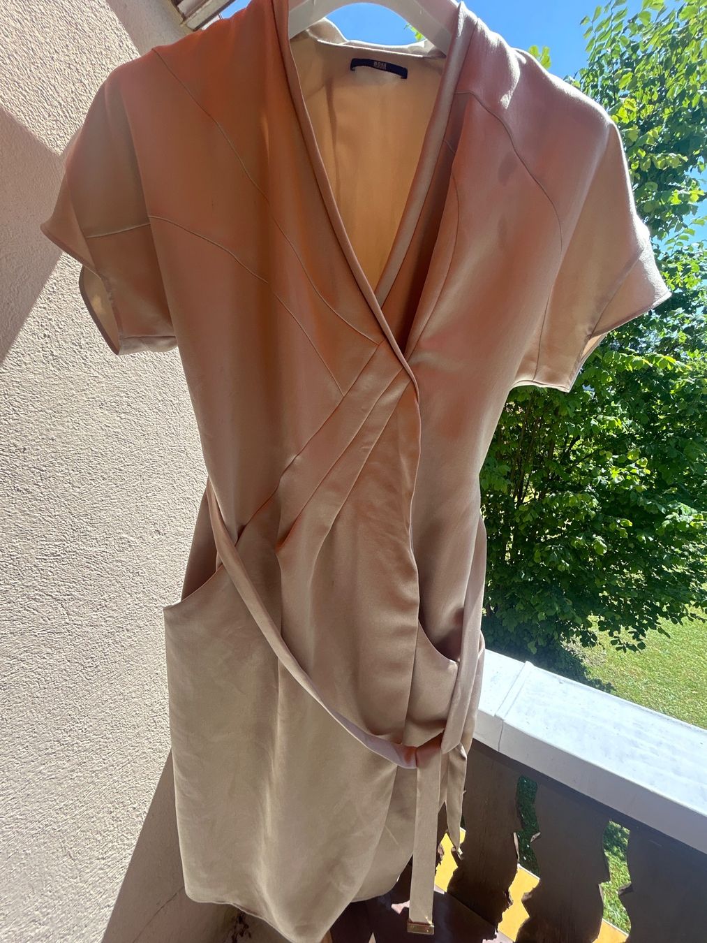 Hugo Boss Vestiti: Beige Hugo Boss Kleid S, neuvertig – Usato da Frauenfeld venduto da bal_88zr