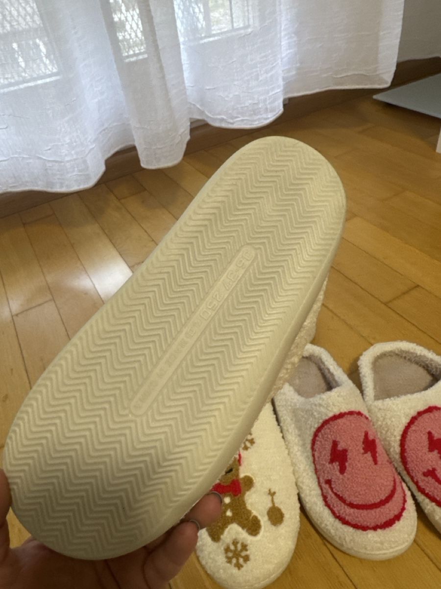Scarpe per ragazze: Hausschuhe Gr.36-37 – Usato da Füllinsdorf venduto da silberstern110 1