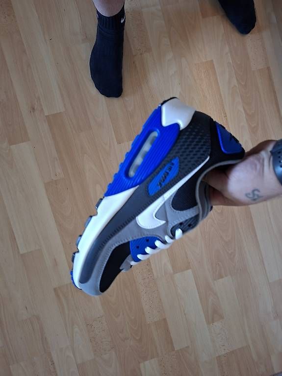 Scarpe da uomo: Neue Nike air max  – Usato da Niederrohrdorf venduto da luc_cw2h 4
