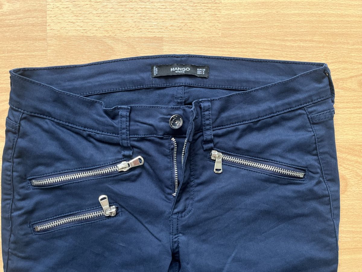 Mango Pantaloni: Mango Damenhose Navyblau mit Reissverschlüssen – Usato da Meilen venduto da mogli_luna 1