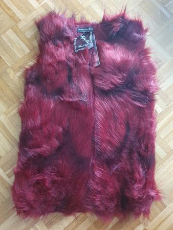 neue Kunstfellweste rot-schwarz