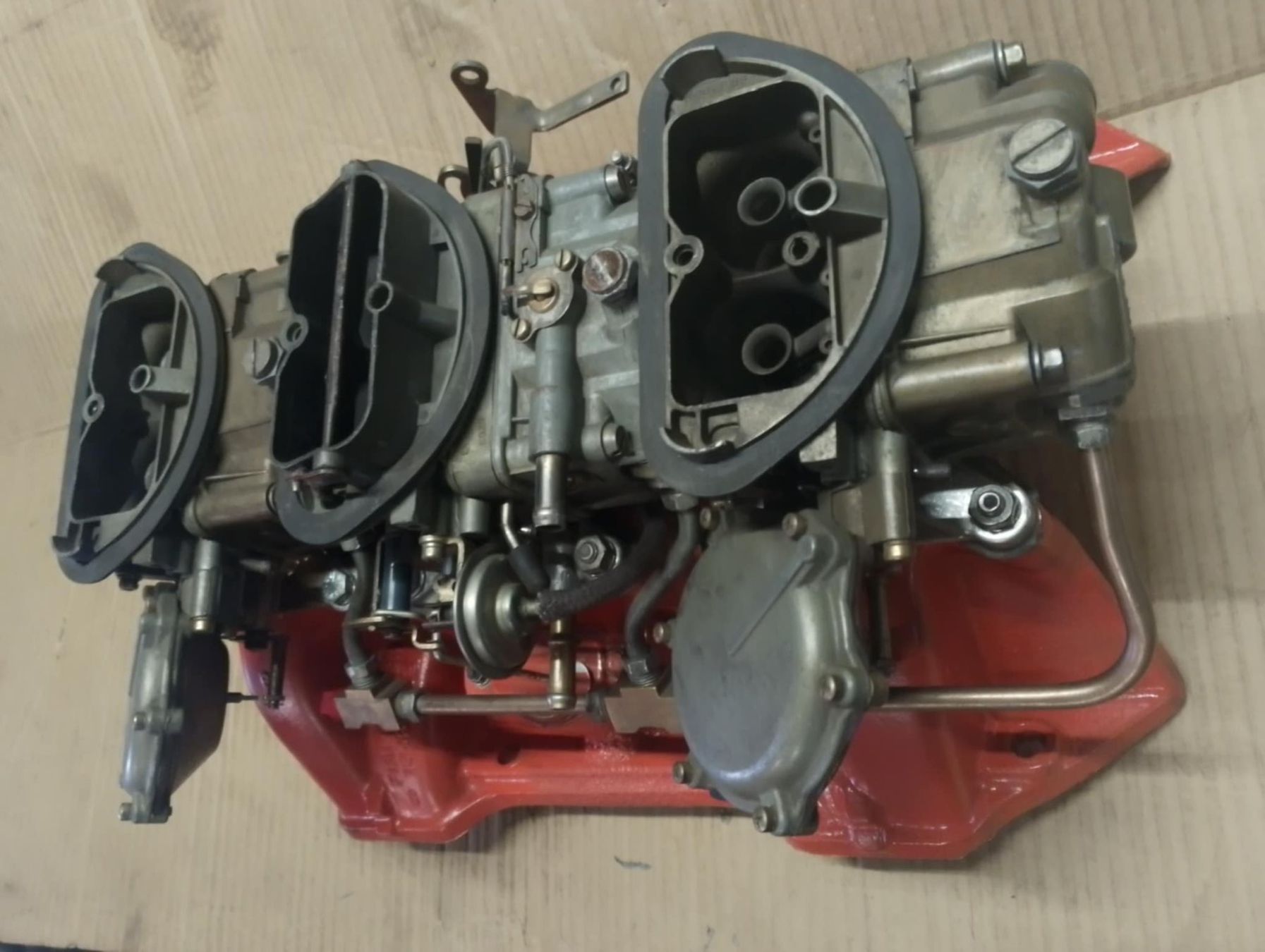 Mopar Tutti pezzi di ricambio auto: Mopar Big Block SixPack Anlage Vergaser und Intake – Usato da Niedergösgen venduto da usc_tt5r 4