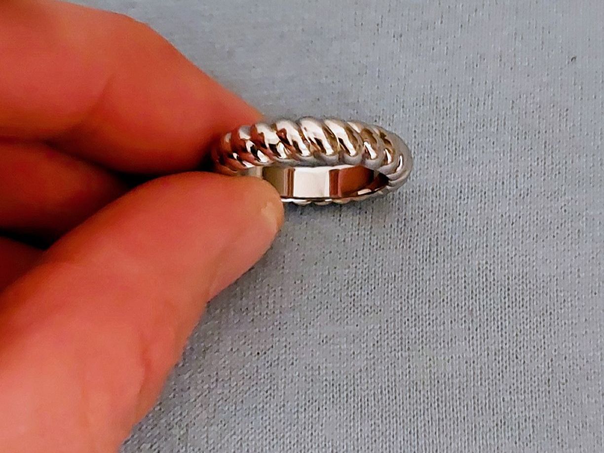 Calvin Klein Anelli: Bague torsadée Calvin Klein – Nuovo (secondo la descrizione) da Meyrin venduto da Maribel81 2