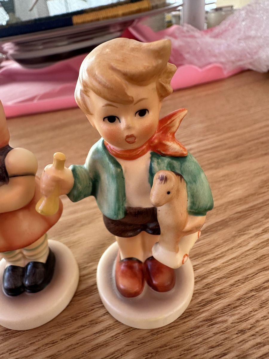 Hummel Statuette: Zwei kleine Hummel Figuren – Usato da Herbriggen venduto da Sehrazade 3