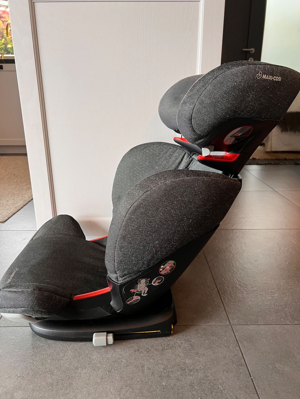Sièges auto: Mitwachsender Kinder Autositz Maxi Cosi – D'occasion à Ebertswil par Arula7 1