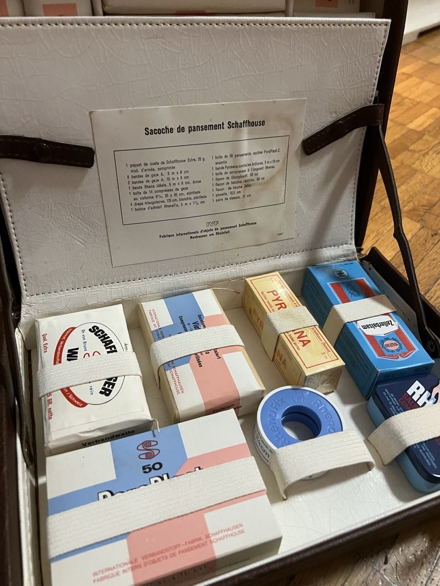 Kit di pronto soccorso: Reiseapotheke – Usato da monte carasso venduto da Chanel82 2