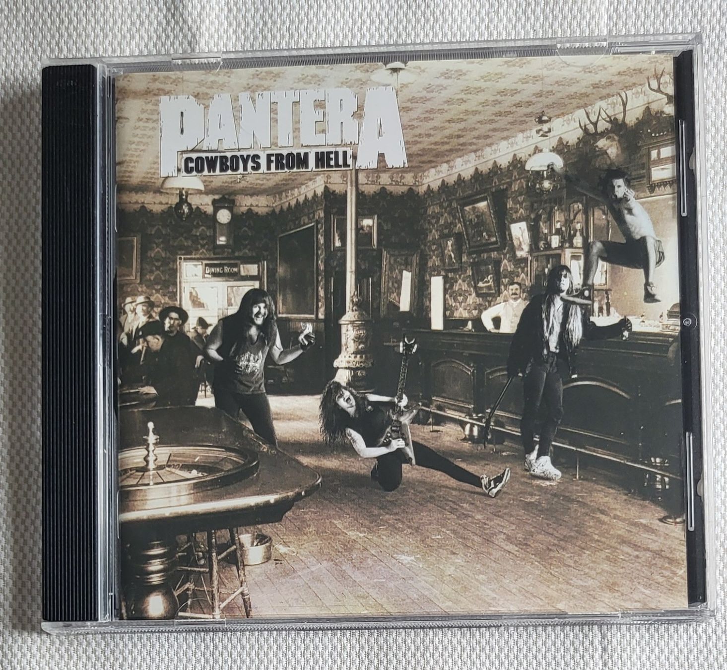 CD: Pantera - Cowboys from hell – Usato da Villars-sur-glane venduto da Epsilonhike