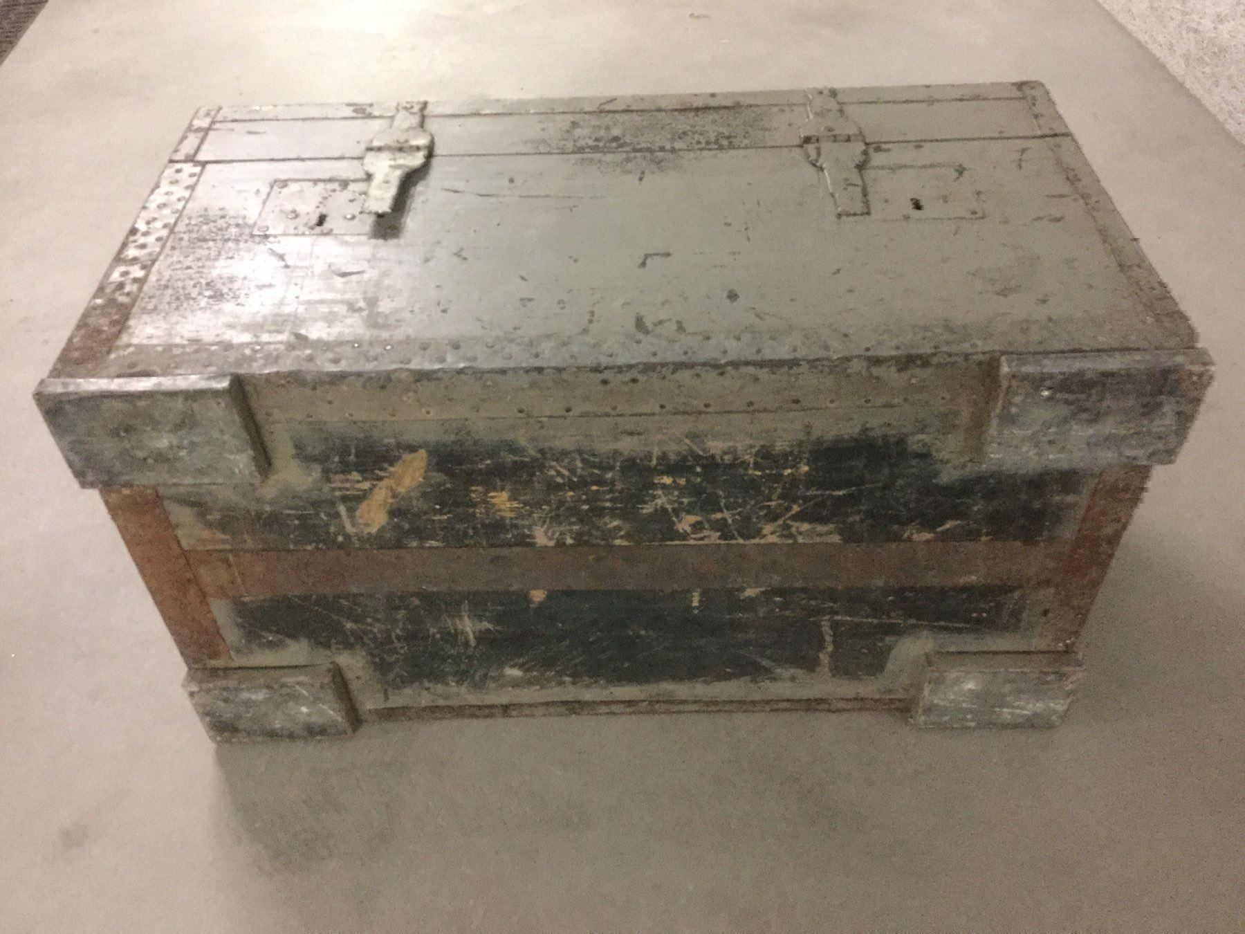 Truhen: Truhe 1890 Übersee Reisekoffer – Gebraucht aus Bern von HBYISIS 4
