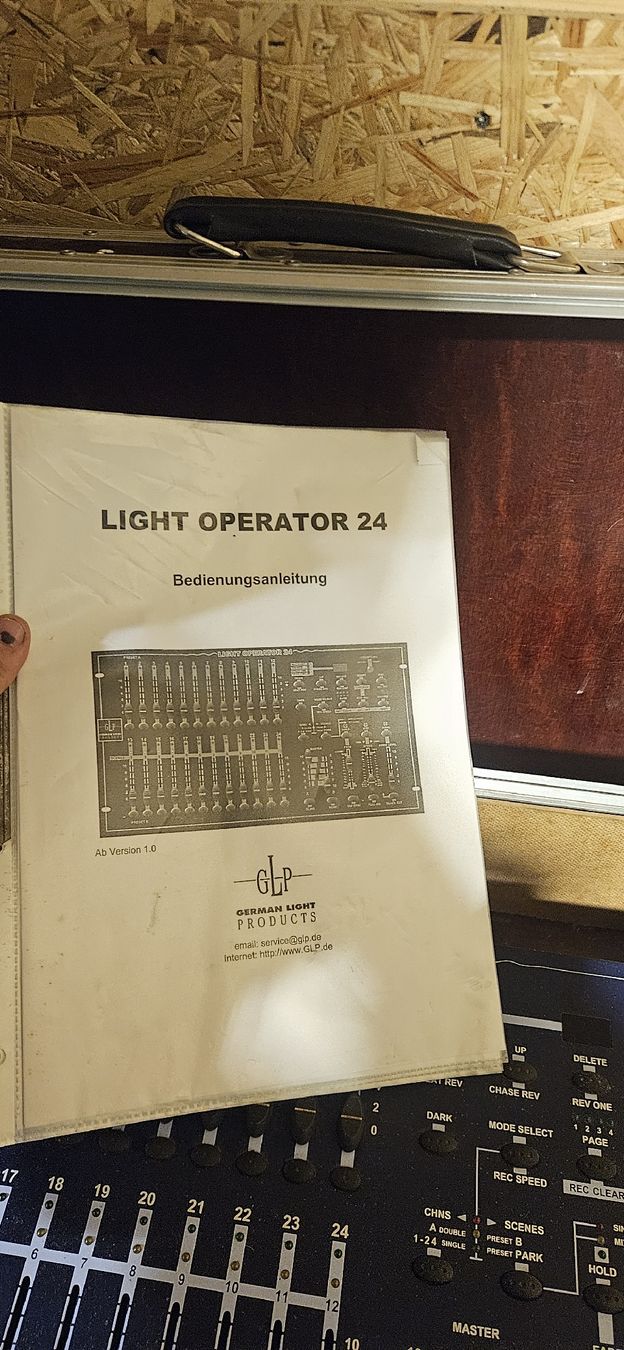 Illuminazione & Effetti luce: DMX Controller, Steuergerät, Inkl. Hardcase – Usato da Schwellbrunn venduto da chr_9cpp 1
