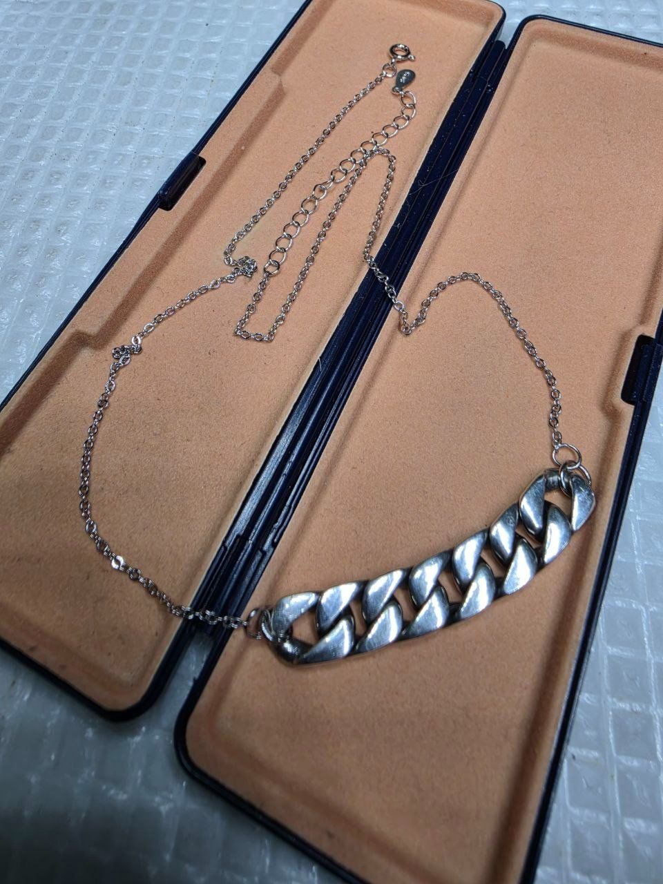 Colliers: Collier argent – D'occasion à Reconvilier par MARCLAT