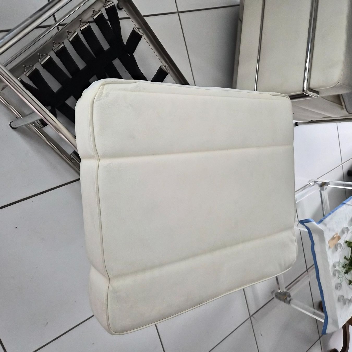 Cassina Poltrone: 2 Cassini LC2 Sessel Kopie weiss – Usato da meisterschwanden venduto da ursm03 1