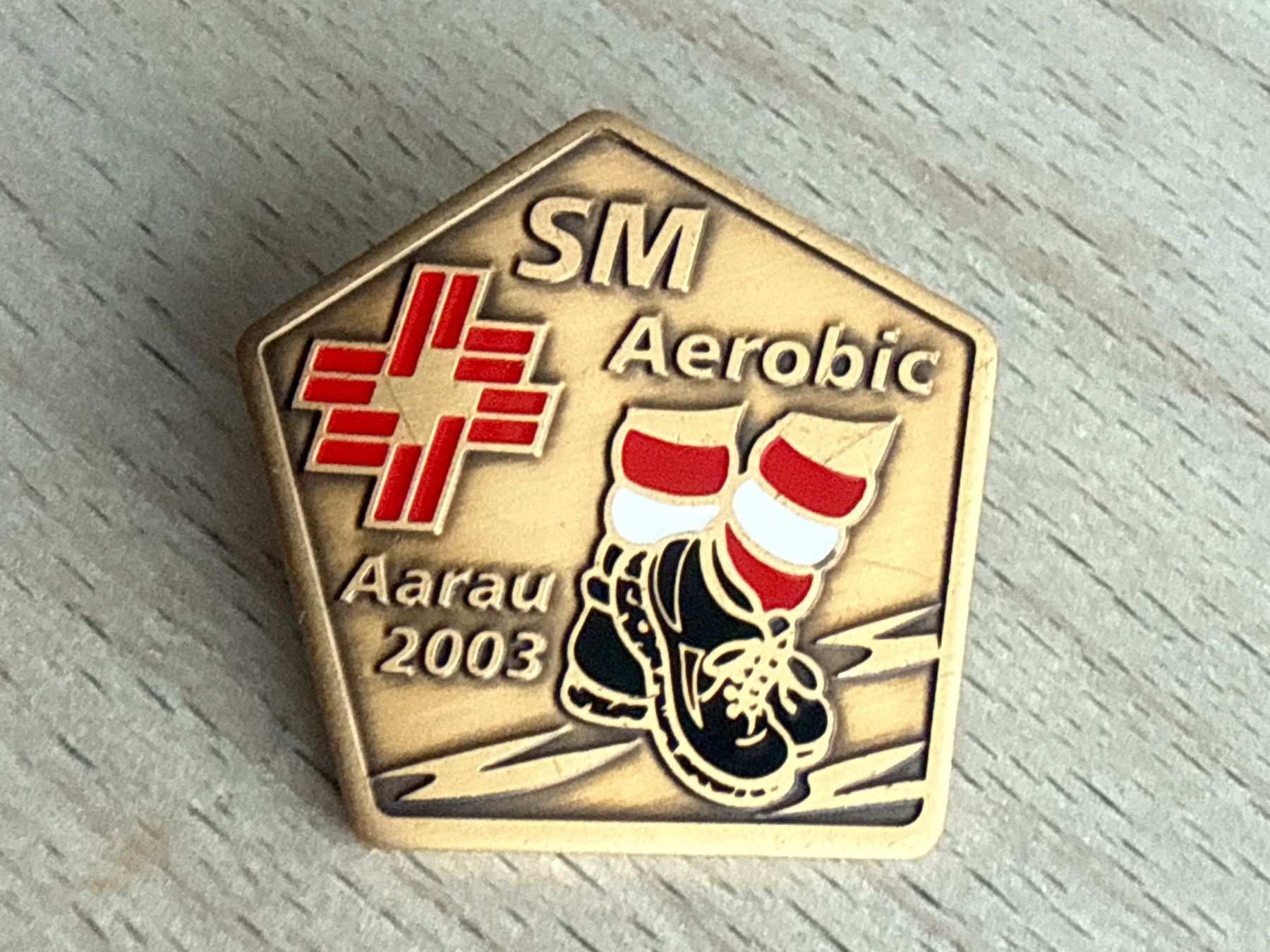 Plaquettes & Badges: Pin SM Aerobic Aarau 2003 – D'occasion à Glattbrugg par Schweigmatt