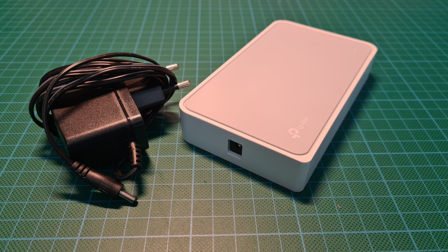 TP-Link Hub & Switch: 8-fach Switchport tp-link 10/100Mbps – Usato da Zürich venduto da Agios 1