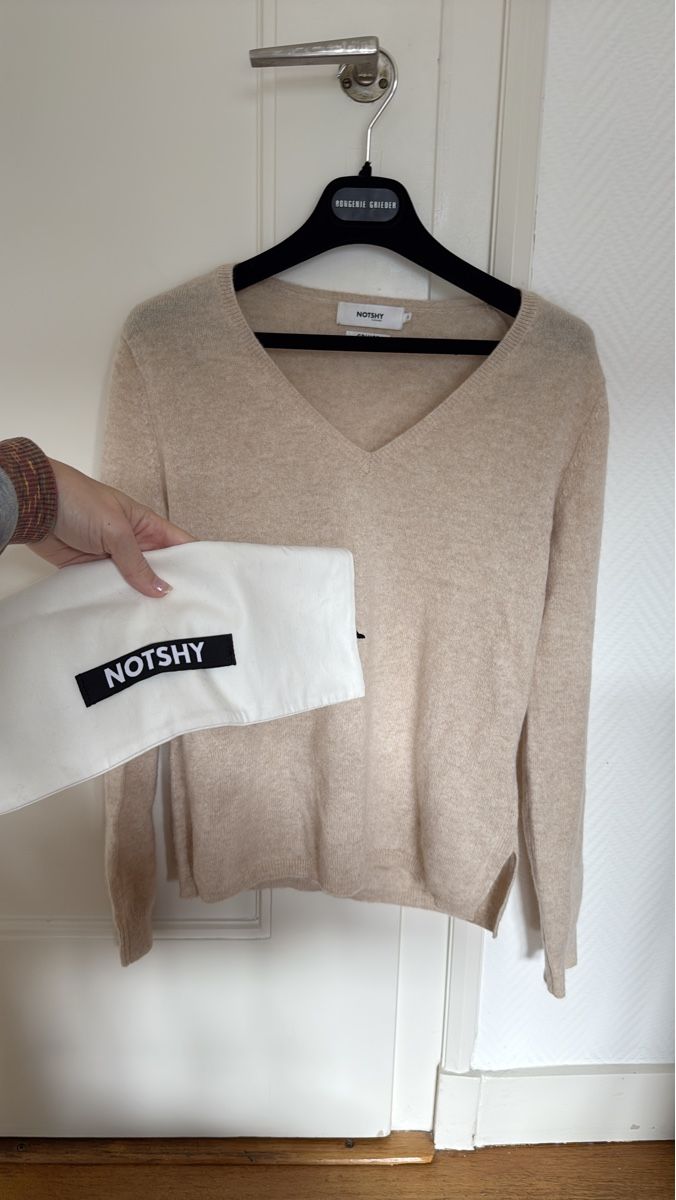 Maglioni & Felpe: Pull NOTSHY 100% cachemire beige neuf – Nuovo e nell'imballaggio originale da Genève venduto da cece22