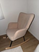 Schaukelstuhl Bouclé beige Gestell Metall Holz neuwertig
